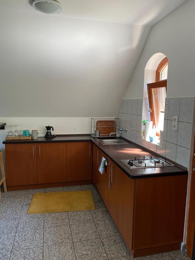 Szalma Vendégház Mogyorosbanya Extérieur photo