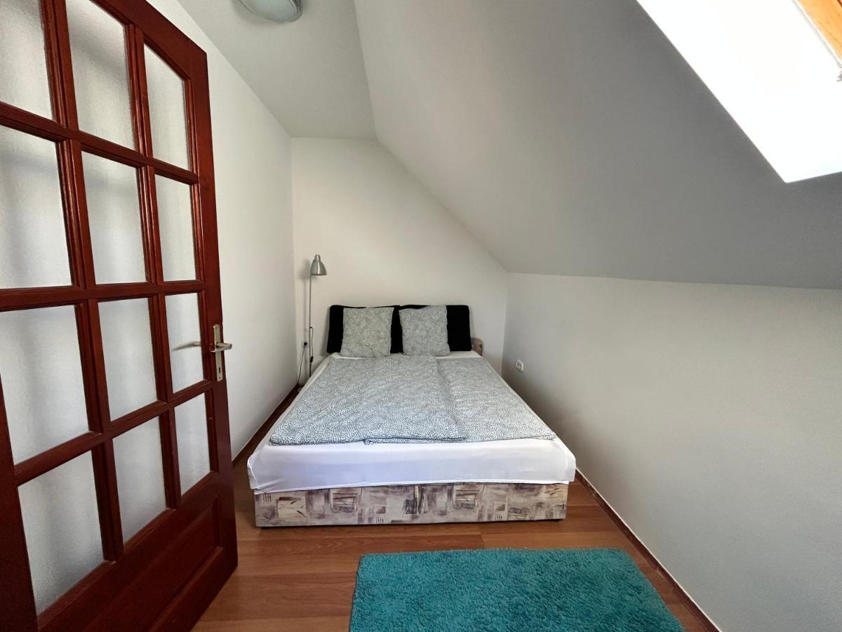 Szalma Vendégház Mogyorosbanya Extérieur photo