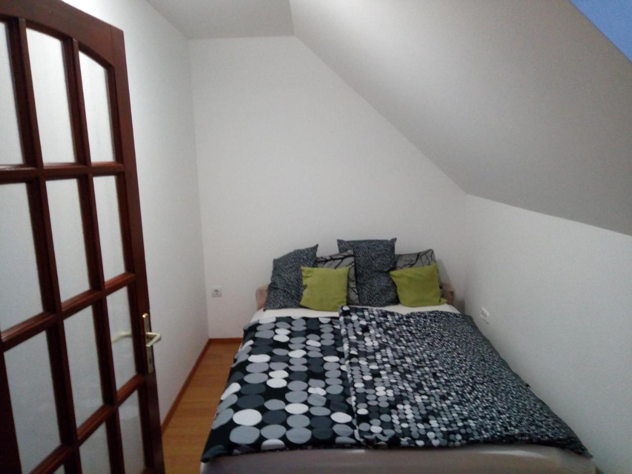 Szalma Vendégház Mogyorosbanya Extérieur photo